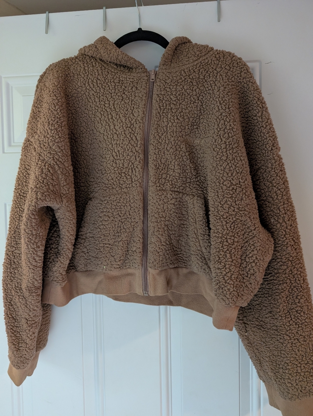 Skims Cropped Cozy Zip-Up Sherpa Hoodie in Taupe